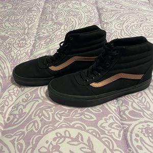 Women’s size 9 Vans hi top sneakers